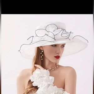 NWT Wide Brim Organza Hat Elegant KY Derby Church Hat  Beach Easter. WHITE/BLACK